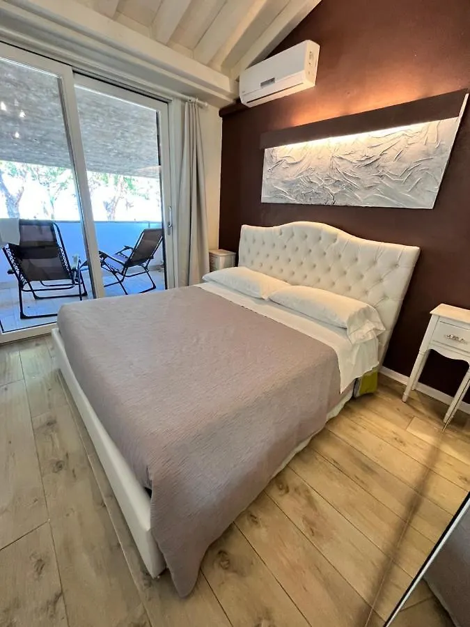 Splendid Lake Desenzano del Garda Apartment