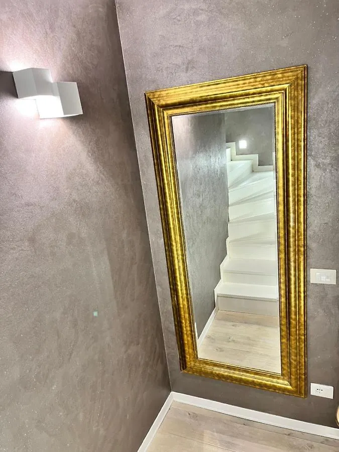 Splendid Lake Desenzano del Garda Apartment